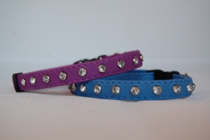 Kunstlederhalsband mit Swarovski