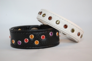 Lederarmaband mit Swarovski-Steinen
